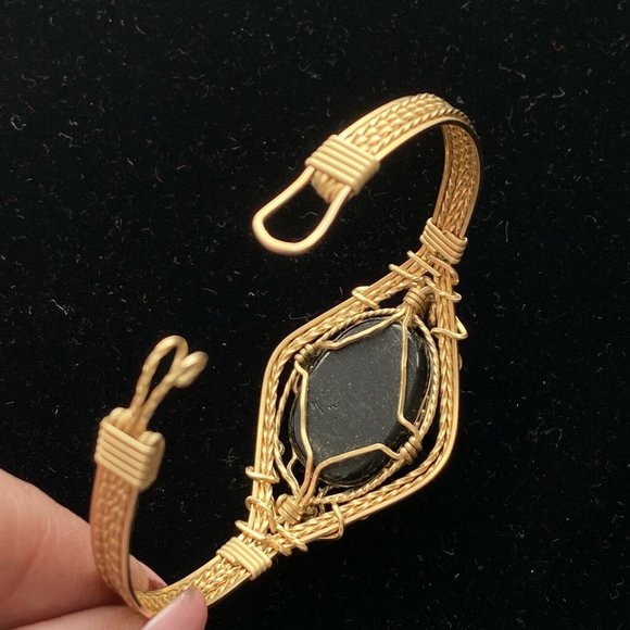 Wrapped Dichroic Glass Cabochon Bracelet Purple Blue Gold Filled Wire 6 1/4” - Picture 5 of 5